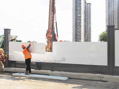 施工圍擋廠家應當如何進行選擇？圍擋價格與質量掛鉤嗎？